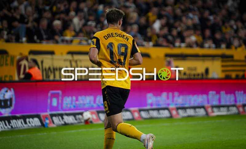 Alexander Rossipal (#19; SG Dynamo Dresden) im Spielverlauf