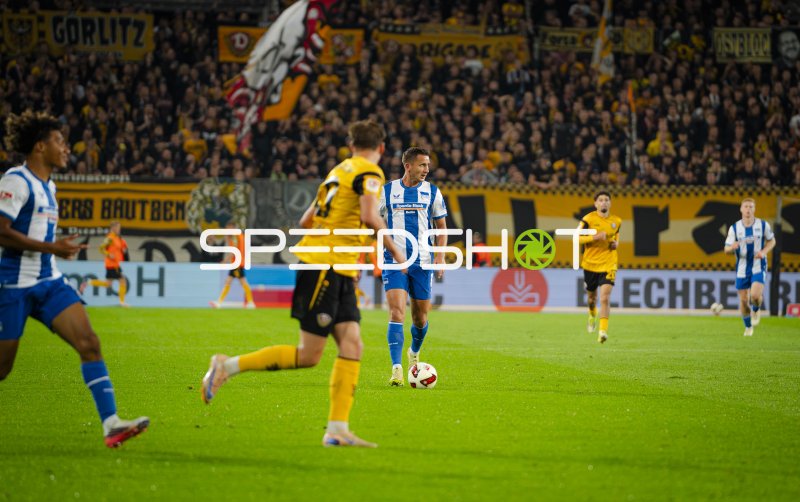 Paul Seguin im Spielaufbau gegen SG Dynamo Dresden