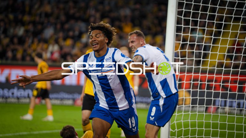 Oluwaseun Adewumi (#19; Hertha BSC) jubelt nach Tor
