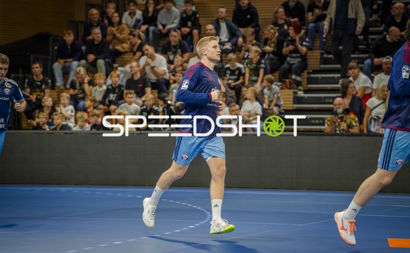 Frederik Bo Andersen (#21; Handball Club Hamburg) in Bewegung