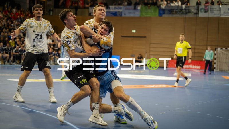 Ediz Aktaş und Dominik Skopár im intensiven Zweikampf um den Ball