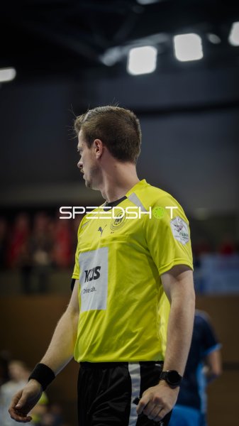 Schiedsrichter in der BallsportArena Dresden