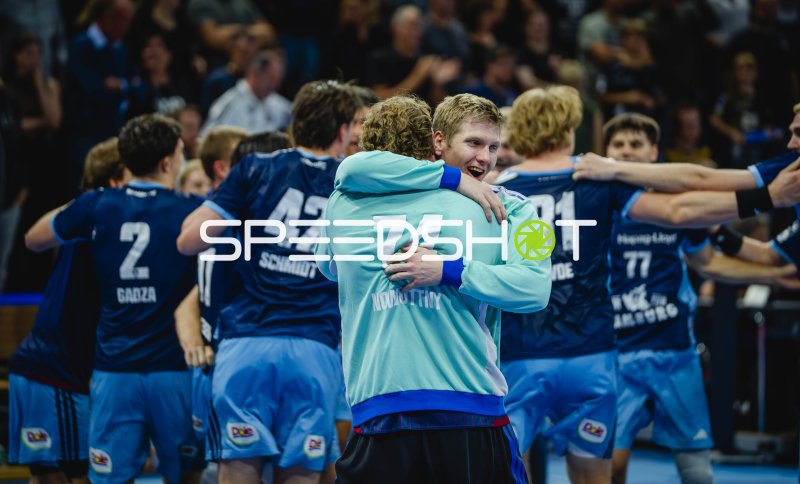 Robin Paulsen Haug (#16; Handball Club Hamburg) im Mannschaftsjubel