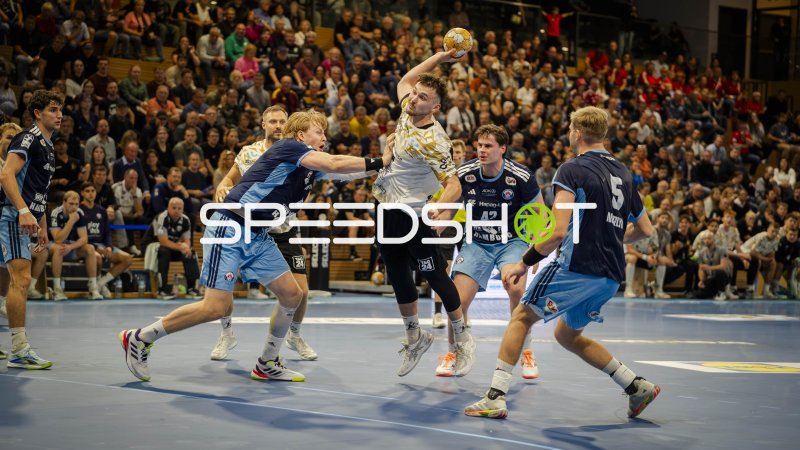 Jan Christian Schmidt (#42; Handball Club Hamburg) springt zum Wurf