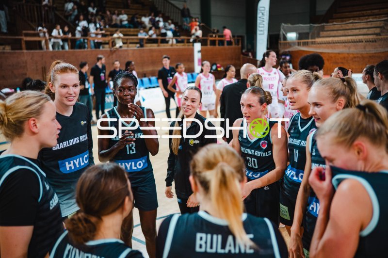 Caileigh Walsh und Mariam Hasle-Lagemann mit Saarlouis Royals in Genf