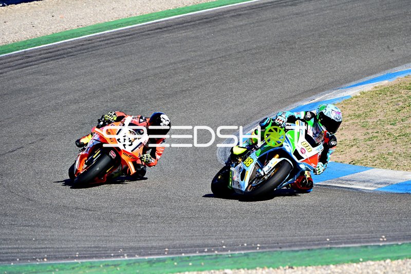 Motorrad-Zweikampf auf der Rennstrecke Hockenheim