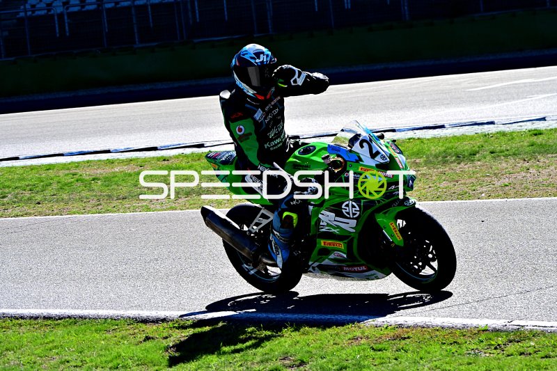 Kawasaki Ninja ZX-10R #2 auf Hockenheim – Wheelie-Moment