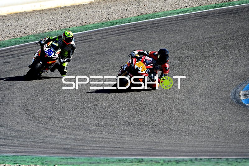 Motorrad-Zweikampf auf der Rennstrecke Hockenheim