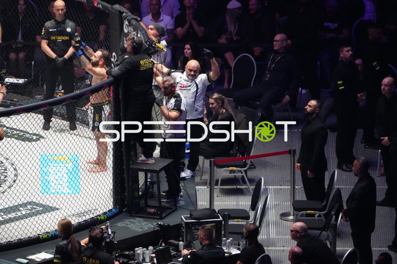 Deniz Ilbay nach Kampf in der Octagon-Arena