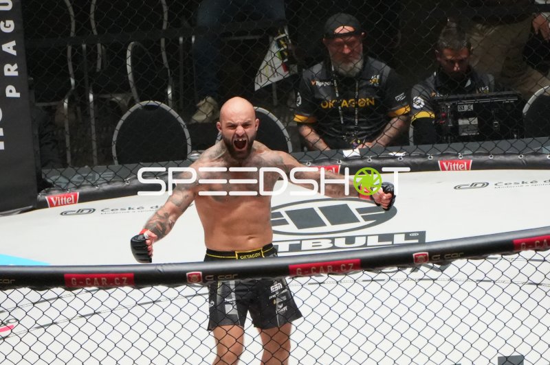 Edmon Avagyan nach Sieg im Octagon – Jubel in der Deutschen Bank Park