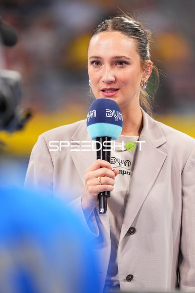 Hannah Nitsche bei Interview in der SAP Arena Mannheim