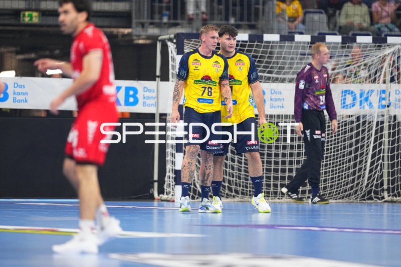 Edwin Aspenbäck (#78; Rhein Neckar Löwen) und Aron Seesing (#21; Rhein Neckar Löwen) in der SAP Arena