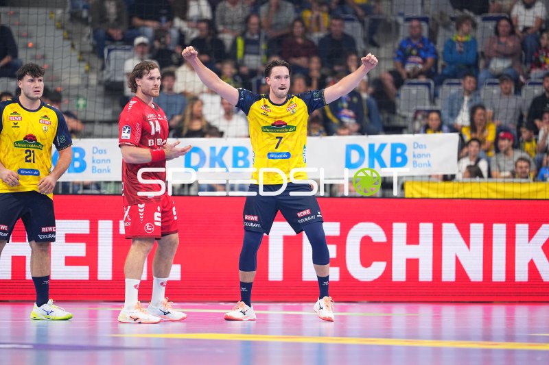 Robert Timmermeister (#7; Rhein Neckar Löwen) jubelt nach Tor