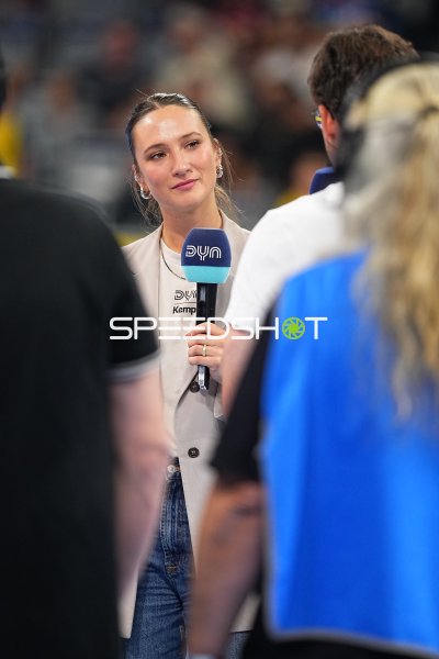 Hannah Nitsche bei Interview in der SAP Arena Mannheim