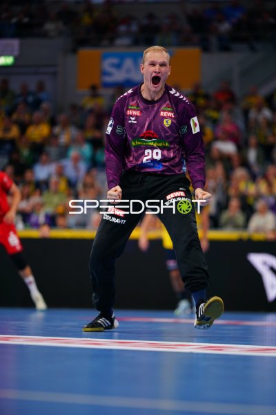David Späth (#29; Rhein Neckar Löwen) jubelt in der SAP Arena