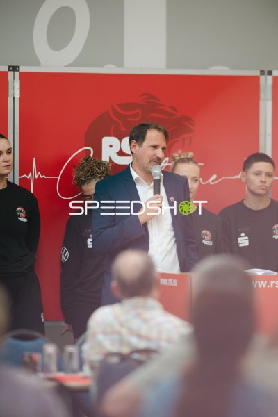 Sabrina Haines (#23; GirolivePhanters Osnabrück) bei Pressekonferenz in Osnabrück
