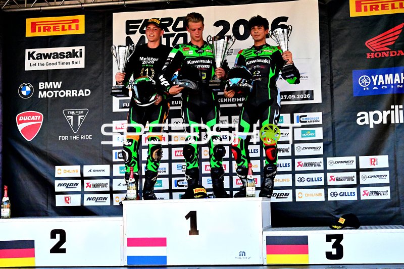 Siegerehrung der Kawasaki-Piloten auf dem Podium in Hockenheim