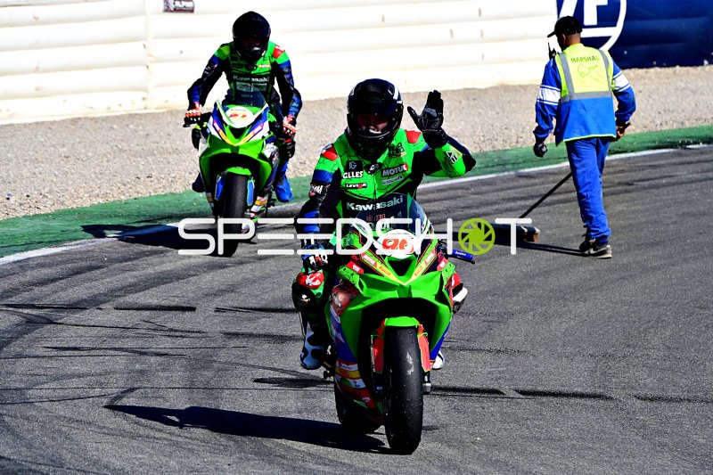 Kawasaki Ninja ZX-10R #96 führt Feld auf Hockenheimring an