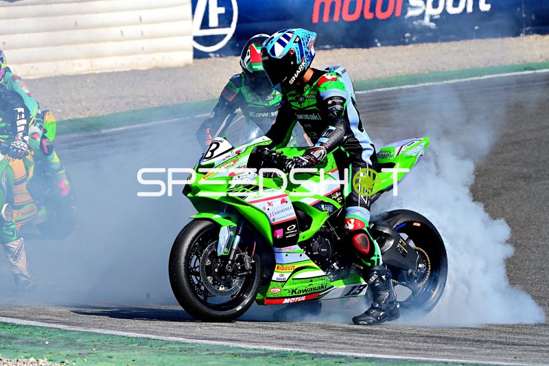 Kawasaki Ninja ZX-10R #13 mit Donut-Manöver auf Hockenheim