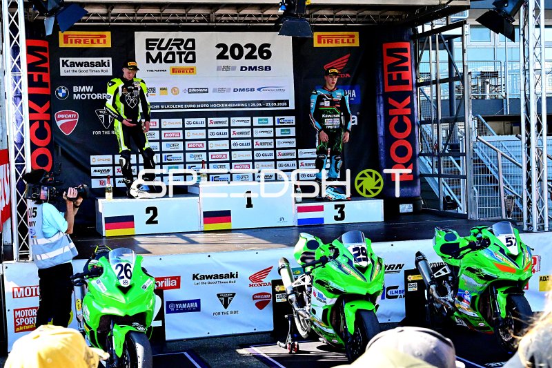 Siegerehrung der EUROMOTO 2026 auf dem Podium in Hockenheim