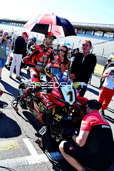 Ducati-Fahrer in der Motorrad-Boxengasse auf dem Hockenheimring