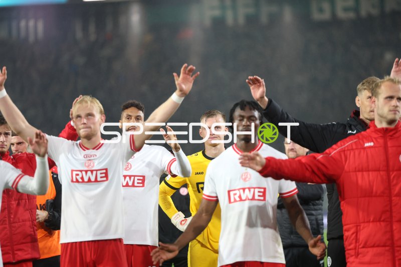 Rot-Weiss Essen und Preußen Münster nach Spielende im Preußen-Stadion