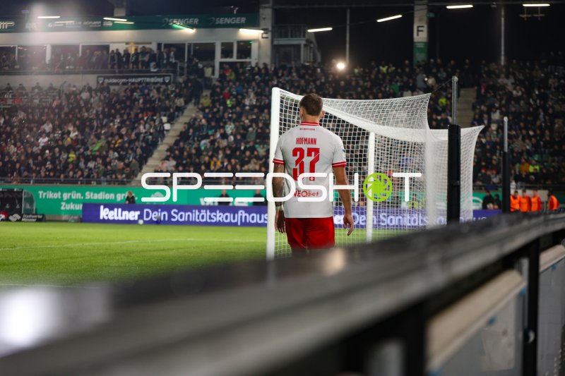 Jannik Hofmann (#37; Rot-Weiss Essen) am Tor im Preußen-Stadion