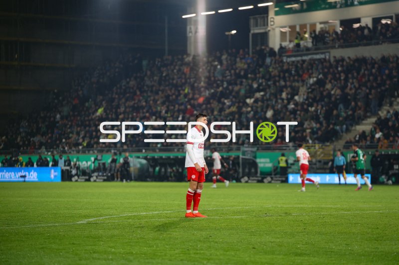 Semir Telalović (#17; Rot-Weiss Essen) im Preußen-Stadion Münster