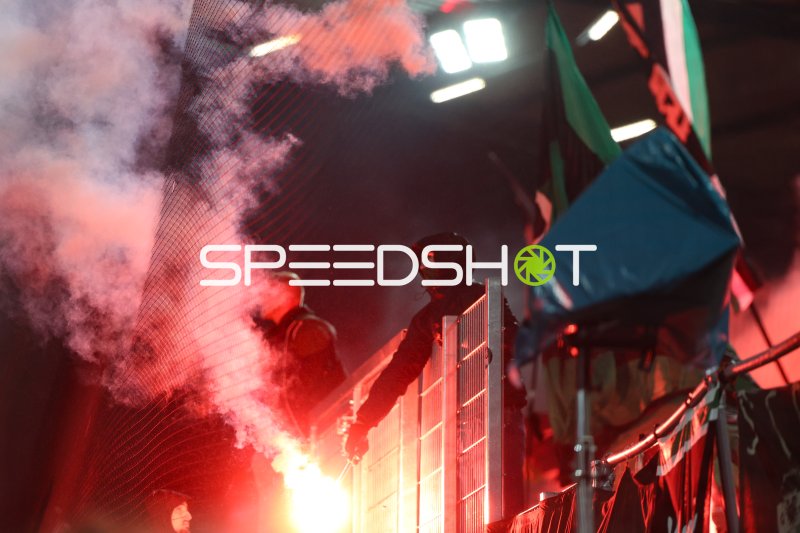Rot-Weiss Essen Fans mit Pyrotechnik im Preußen-Stadion Münster