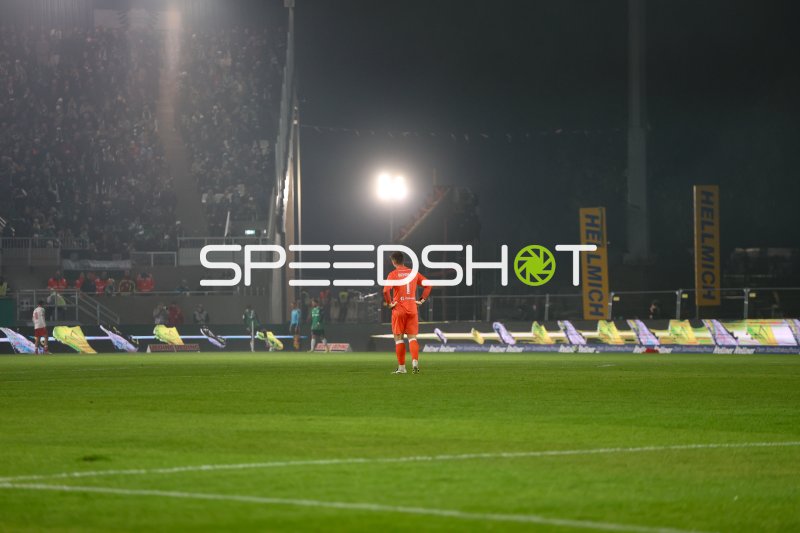 Torwart (#1) von Rot-Weiß Essen im Preußen-Stadion Münster