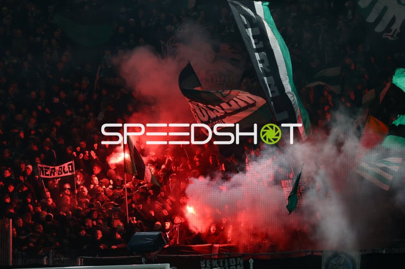 Rot-Weiss Essen Fanblock im Preußen-Stadion Münster