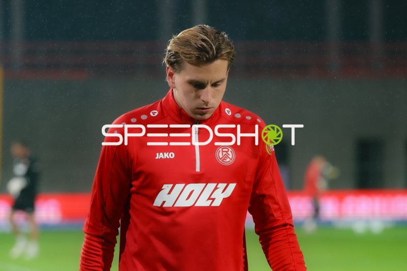 Rot-Weiss Essen Spieler vor dem Spiel im Preußen-Stadion
