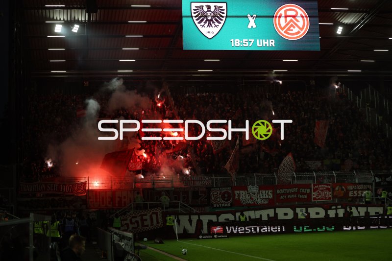 Rot-Weiss Essen Fans im Preußen-Stadion Münster