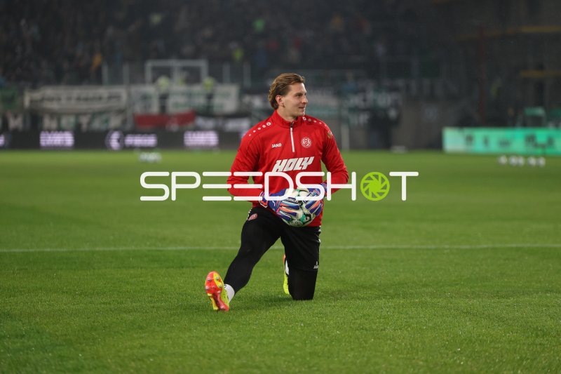 Felix Wienand im Aufwärmen vor dem Spiel in Münster