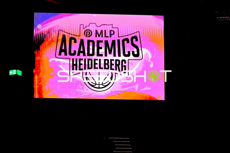 MLP Academics Heidelberg Logo auf LED-Videowand in der SNP Dome