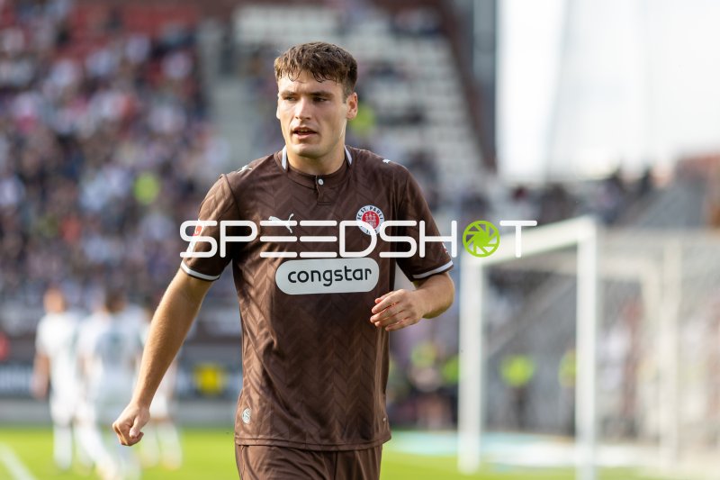 Arkadiusz Pyrka im Spieleinsatz für FC St. Pauli am Millerntor