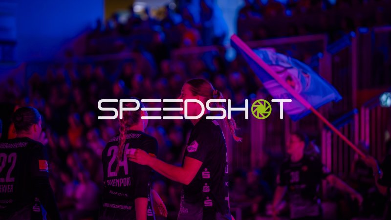 Füchse Berlin Frauen in der Kabine vor dem Spiel