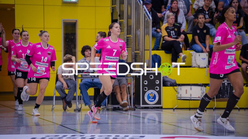 Naomi Conze (#5; Füchse Berlin Frauen) im Lauftraining