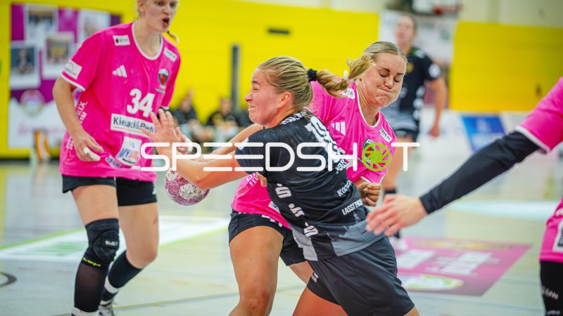 Jonna Schaube (#34; Füchse Berlin Frauen) in der Abwehr gegen HC Rödertal