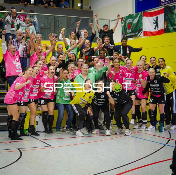 Füchse Berlin Frauen und HC Rödertal feiern gemeinsam in Großröhrsdorf
