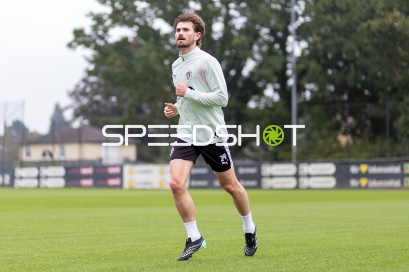 Connor Metcalfe beim Lauftraining im Trainingszentrum
