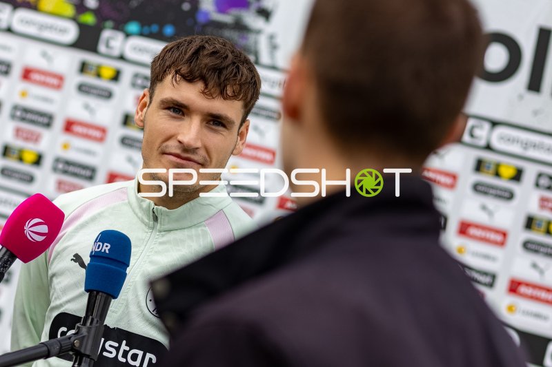 Arkadiusz Pyrka im Interview beim FC St. Pauli