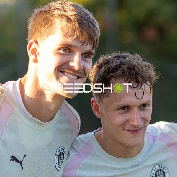 Simon Spari und Martijn Kaars im Trainingszentrum
