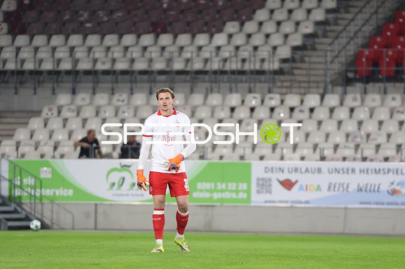 Felix Wienand (#35; Rot-Weiss Essen) im Stadion an der Hafenstraße