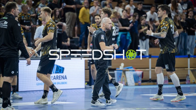 HC Elbflorenz-Spieler in der BallsportArena Dresden