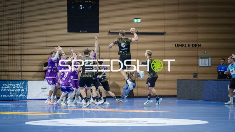 HC Elbflorenz-Spieler im Sprungwurf gegen TV Hüttenberg