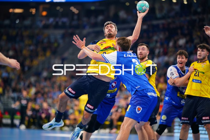 Jacob Arenth Lassen (#9; Rhein Neckar Löwen) gegen Bergischer HC in der SAP Arena