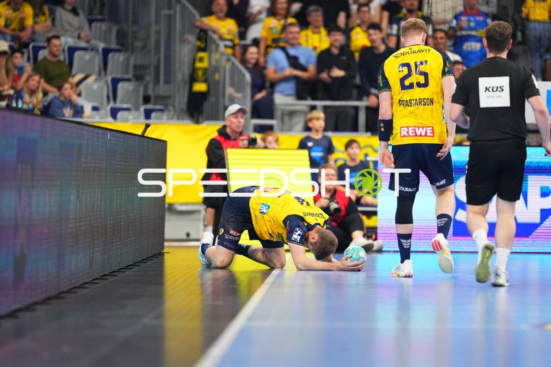 Rhein Neckar Löwen Spieler nach Spielende in der SAP Arena Mannheim