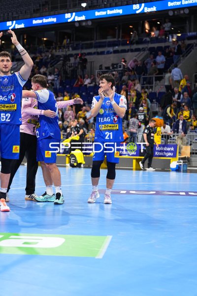 Justin Kurch (#52; ThSV Eisenach) und Moritz Ende (#21; ThSV Eisenach) jubeln in der SAP Arena