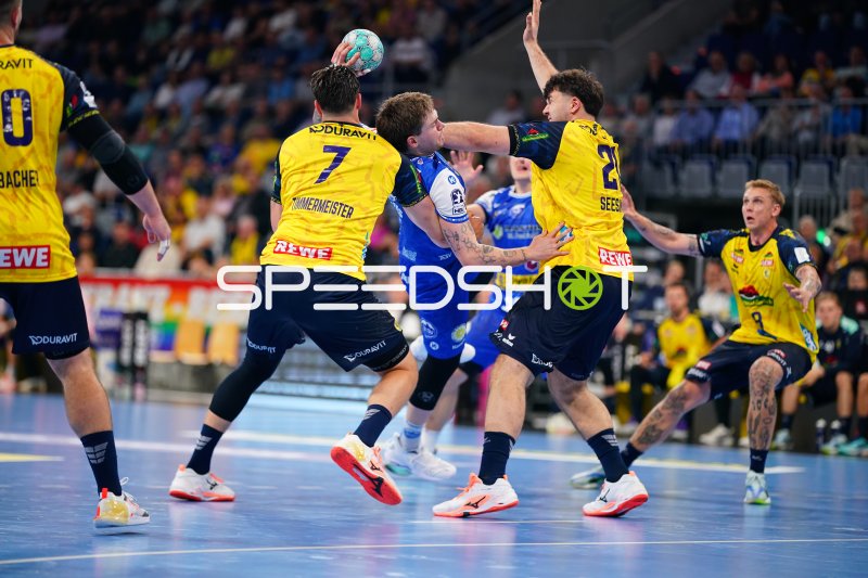 Edwin Aspenbäck (#78; Rhein Neckar Löwen) in der Abwehr gegen Eisenach